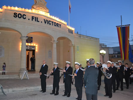 083 Band in front of Band Club