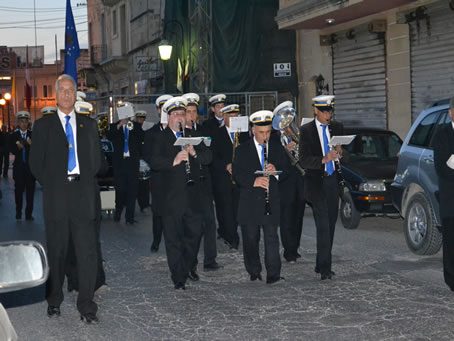 075 Band marching to Band Club