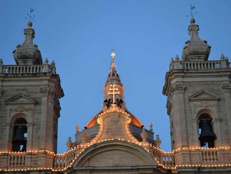 069 Illuminated front of Basilica