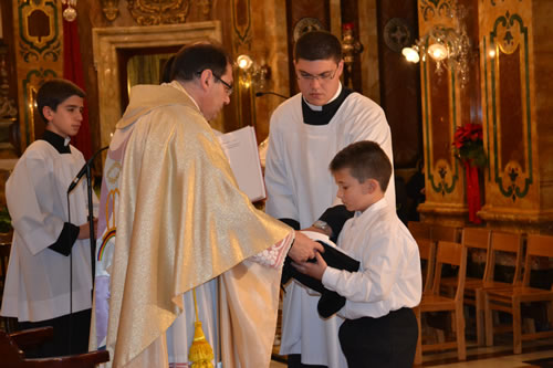 038 Carl Mercieca prepares for his investiture