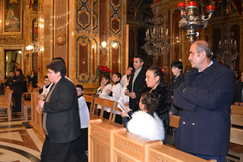 063 Parents present the Offerings