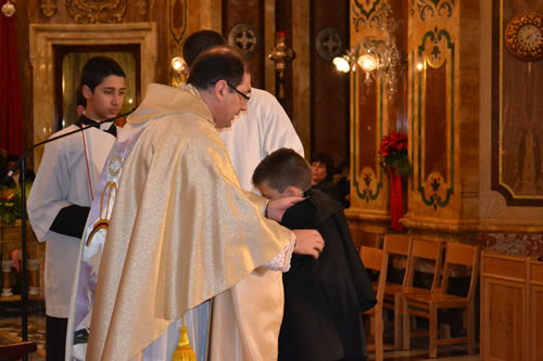 040 Carl Mercieca being invested as new altar boy