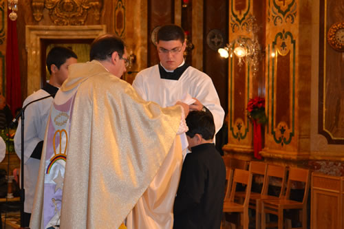 047 Reno Mifsud being invested as new altar boy