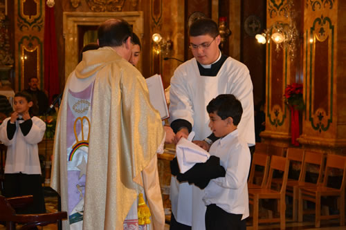 044 Reno Mifsud prepares for his investiture