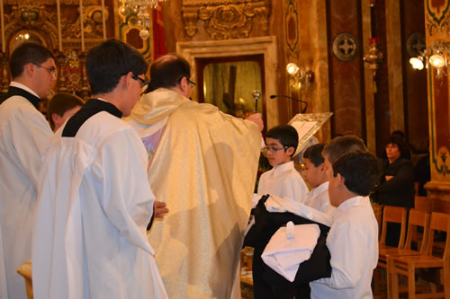 028 Sprinkling Holy Water on the altar boys