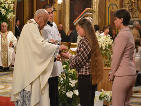 200 Holy Communion