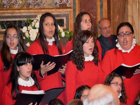 159 Choir Voci Angeliche chanting the Lord's Prayer