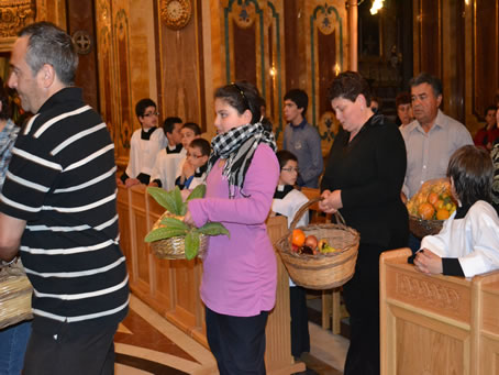 034 Offering fruits for Bishop's Seminary