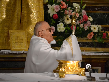 006 Benediction with the Blessed Sacrament