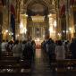 076 Congregation in the nave