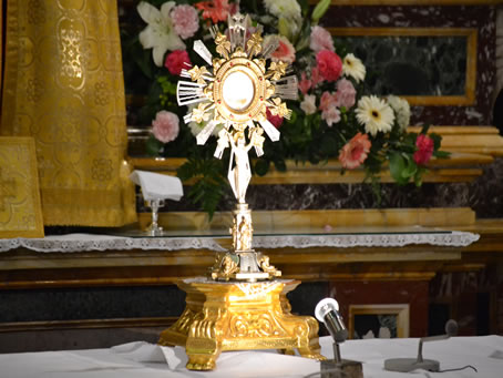 001 Holy Eucharist exposed on High Altar