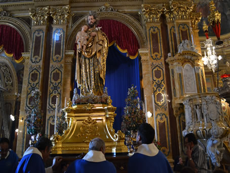 170 Statuie being moved for procession