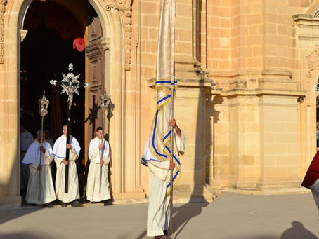 009 Confraternity of the Holy Rosary