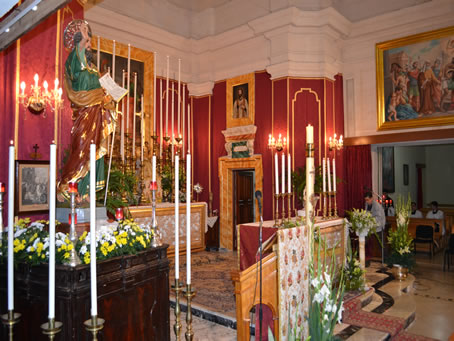 02 The Altar