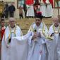 023 Archpriest Mgr C Refalo carries the Saint's relic