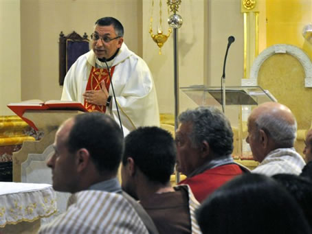 05 Fr Anthony Teuma celebrating Mass