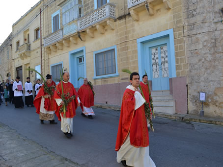 015 Procession coming down Shaft Street