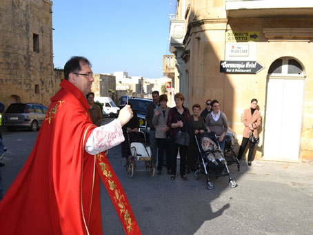 037 Blessing of palm and olive branches