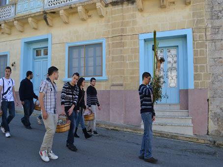 005 Procession coming down Shaft Street.jpg