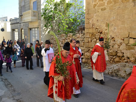 020 Procession in Bullara Street