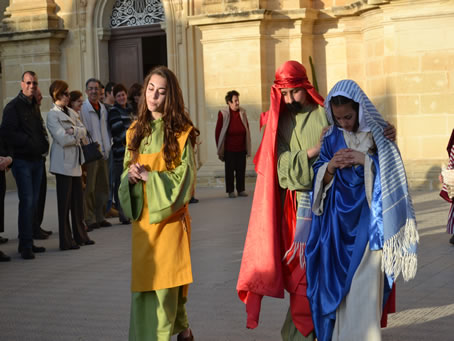 068 Mary of Magdala, John and Mary mother of Jesus