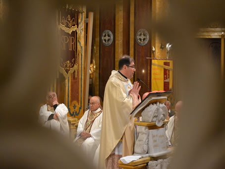 064 Archpriest delivering the homily