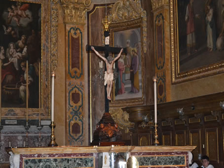 161 Cross in place on High Altar