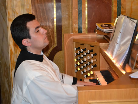 093 Organist Fr Michael Curmi