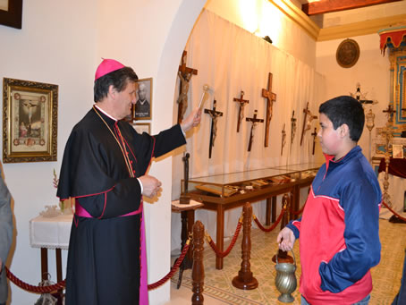 024 Bishop blesses the exhibits