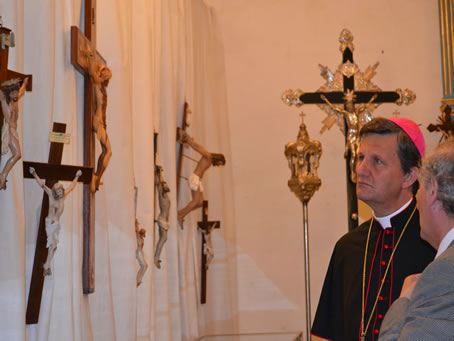 018 Bishop Grech visiting the exhibits