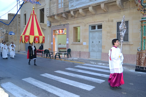 016 Start of procession to the Basilica