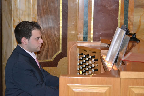 DSC_0307 Organist Ivan Attard playing Sinfonia Pastorale