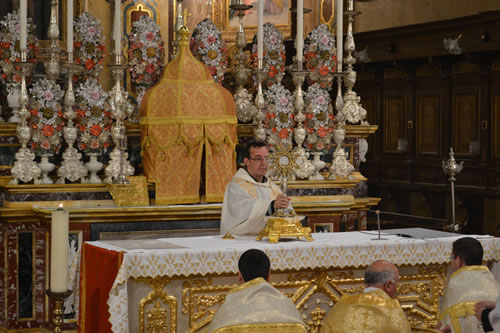 DSC_0087 Exposition of the Holy Eucharist