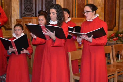 46 Choir Voci Angeliche singing Eucharistic Hymns