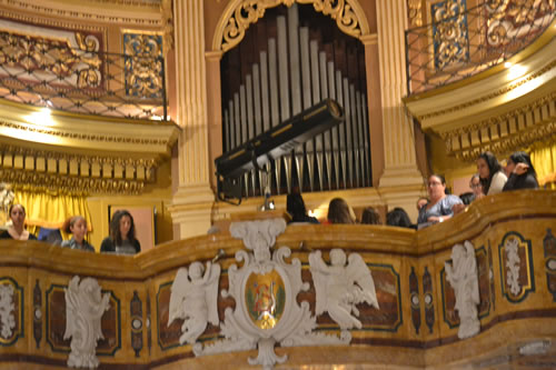 DSC_0147 Choir singing Tantum Ergo