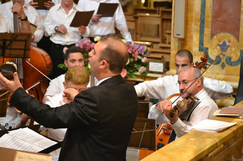 DSC_0042 Mro Antoine Theuma conducting