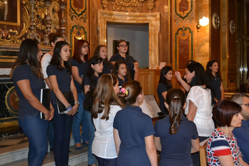 DSC_0004 Choir Voci Angeliche chanting the Psalm