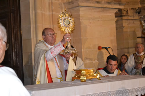 DSC_0405 Benediction with the Holy Eucharist