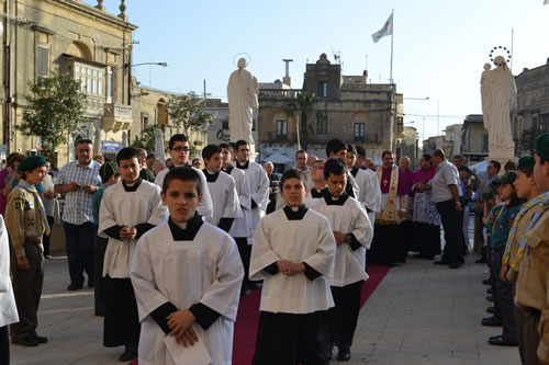 26 Altar Boys lead the procession to the Basilica