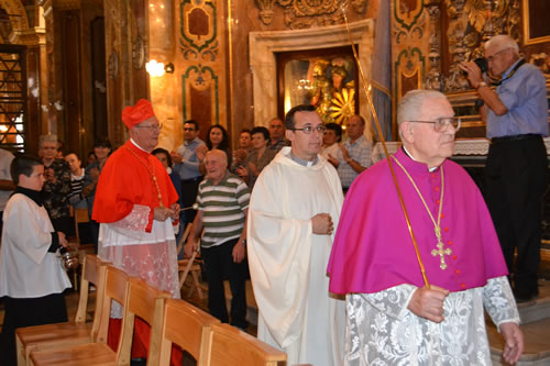 44 Moving to the Chapel of the Holy Eucharist