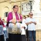 15 Archpriest ready to welcome the Cardinal