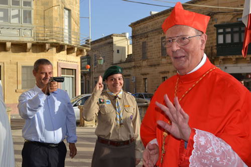 30 Group Scout Leader salutes the Cardinal