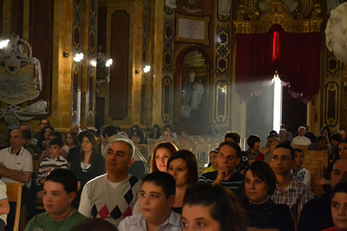 064 Sun rays entering the Basilica