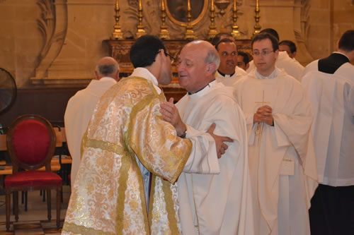 DSC_0114 Mgr Salv Grima embraces Deacon Daniel