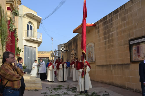 DSC_0153 Start of procession to Basilica