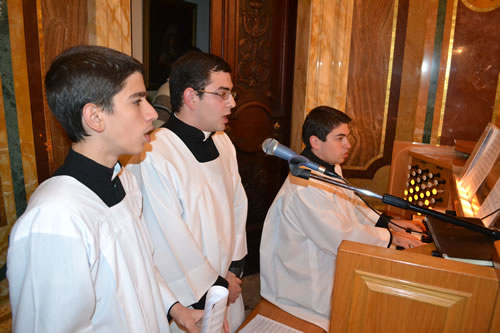 DSC_0052 Acolyte Mario Curmi on the organ with singers