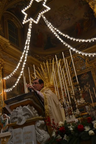 DSC_0063 Archpriest delivering the Homily