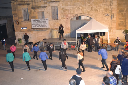 145 Line Dancers