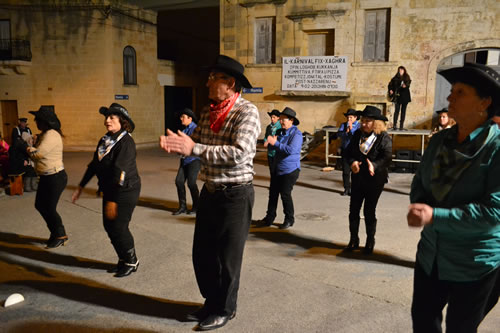 150 Line Dancers