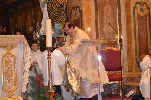 DSC_0063 Archpriest congratulating the boy